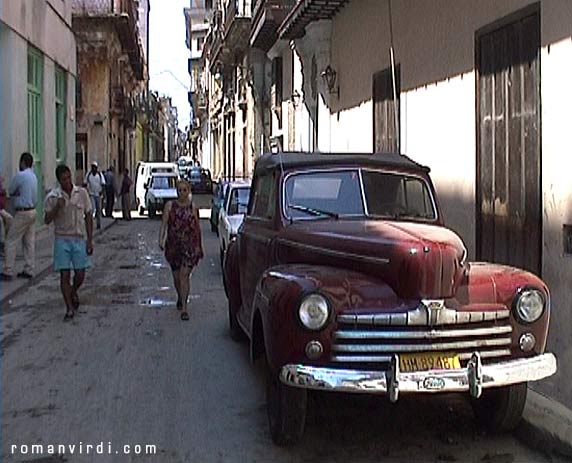Shiny old-timer in Havana Vieja street