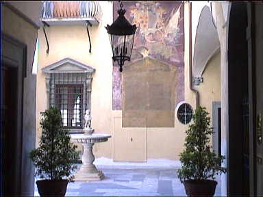 One the nice courtyards in the many palaces of Florence