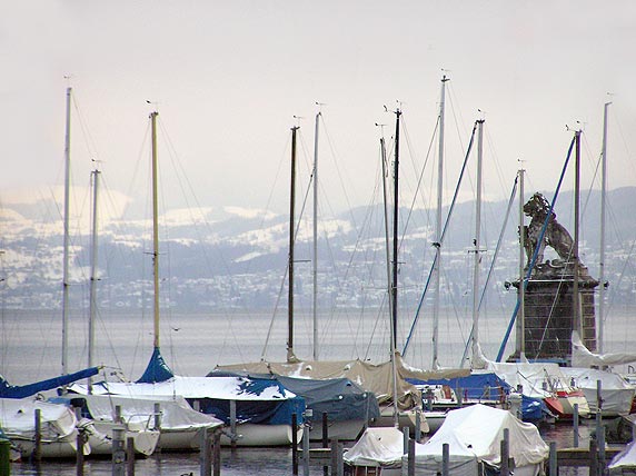 Wintry Lake Zurich, Mythenquai