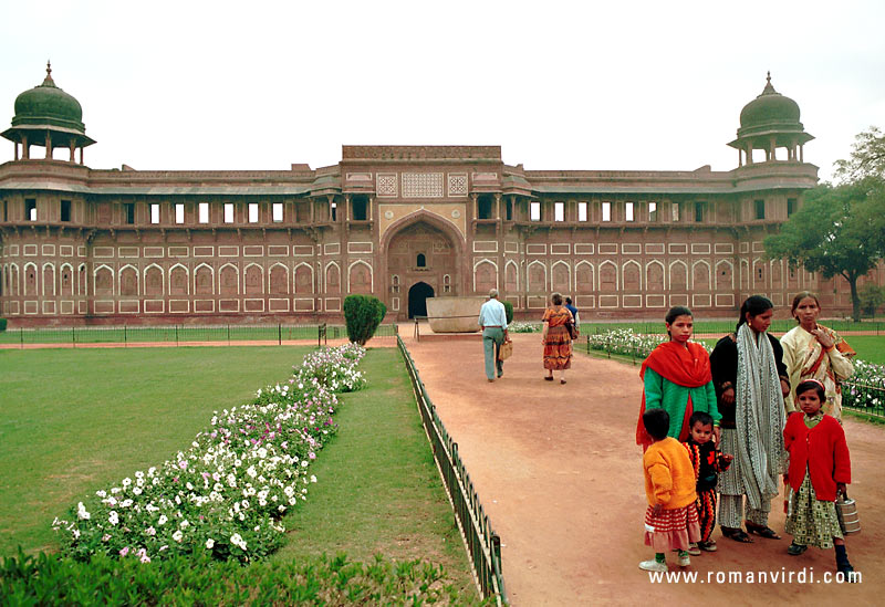 Family pose at the Red Fort