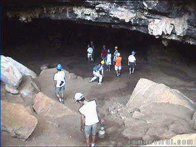 The large entrance to Gruta da Torrinha