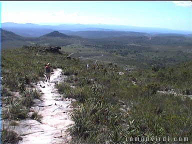 The way down from the Fumaça table mountain