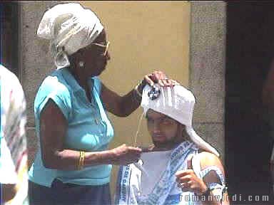 Filho de Gandhy getting his headgear fixed, giving me the Brazilian 'Thumb Up'