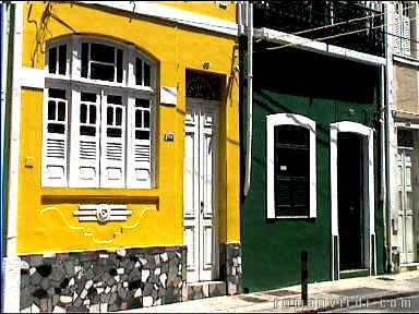 Colonial houses on Rua Ribeirño dos Santos