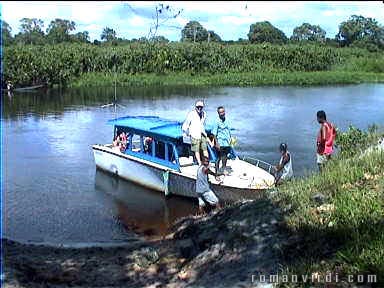 Our boat to Lagoa Encantada