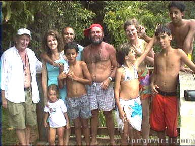 Group picture at Lagoa Entantada