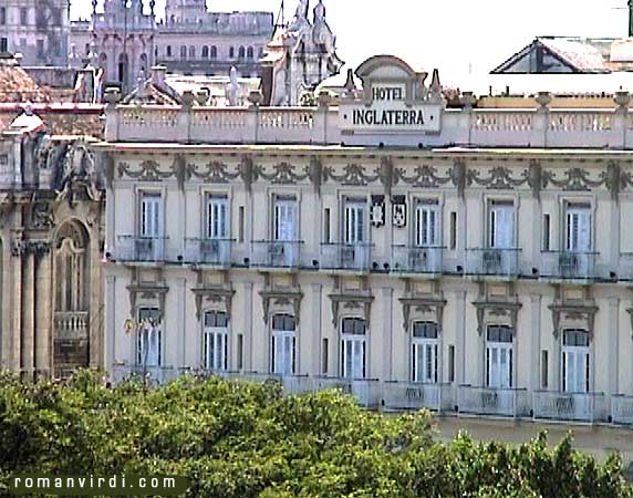 The historic Hotel Ingletarra, our favorite place for cocktails