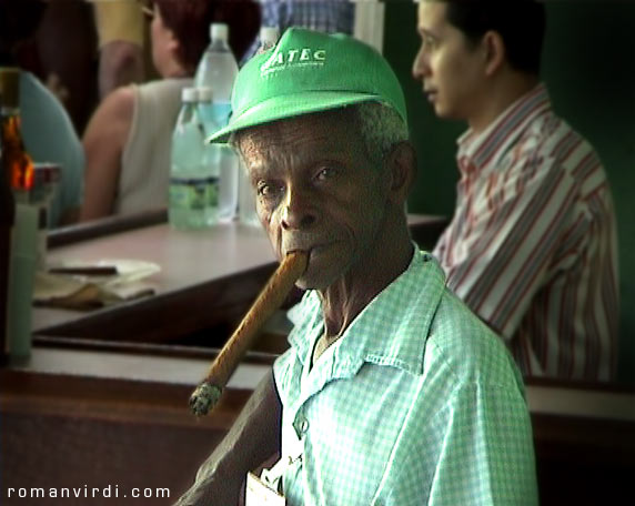 This cigar's a bit oversize for him (Viñales)