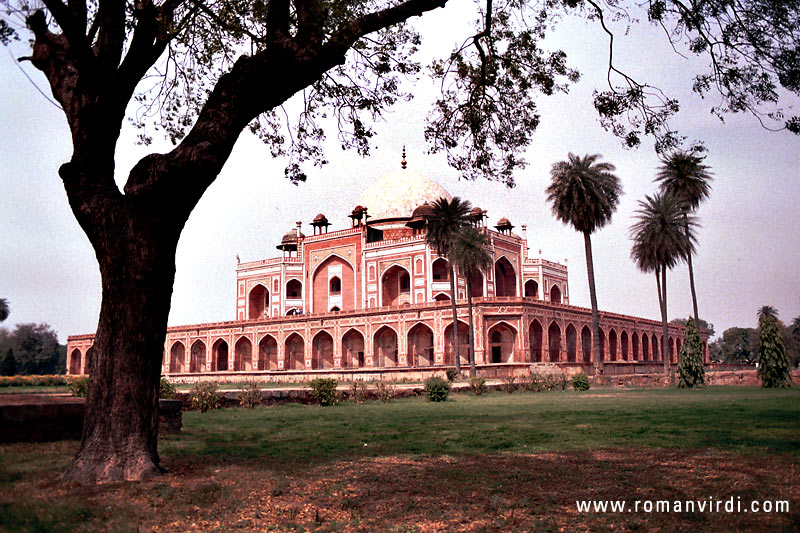 Emperor Humayun's tomb, one of the first Moguls. Aesthetically, this is one of my favourite Mogul tombs. Noblemen and other members of the court are buried in the little rooms you see at the base of the tomb. Since Muslims must bury their dead under the ground, the extravagant 'tomb' of the emperor inside the mausoleum is a cenotaph: the actual tomb is at the centre of the monument at ground level