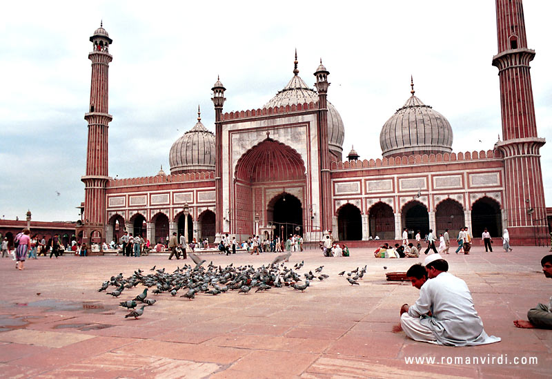 Jama Masjid, India's largest Mosque, built by Akbar, one of the great Moghul Emperors. You can climb up the left tower for a nice view