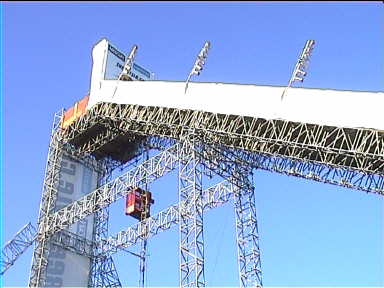 Side view of the ramp with the little red lift below it