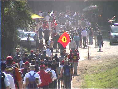 The event is over, the crowd heads back to the cars. Traffic jams once again...