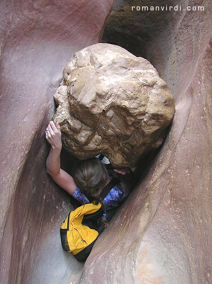 Coloured Canyon, slipping through the "Rock of Rebirth". I wonder how overweight people would pass it.