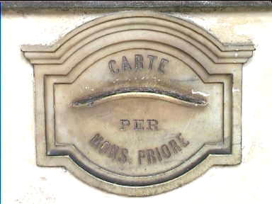 Fancy letterbox inside the Sagrestia Nuova