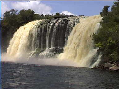 The massive main Canaima Falls in dry season!